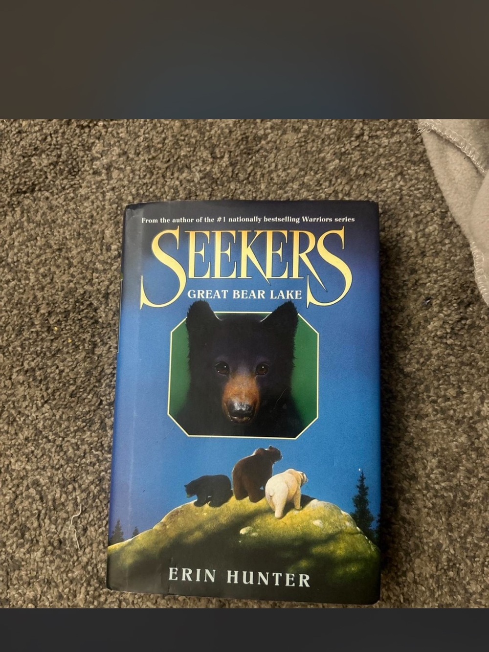 Hunter Seekers: Great Bear Lake - Blue and Green Cover